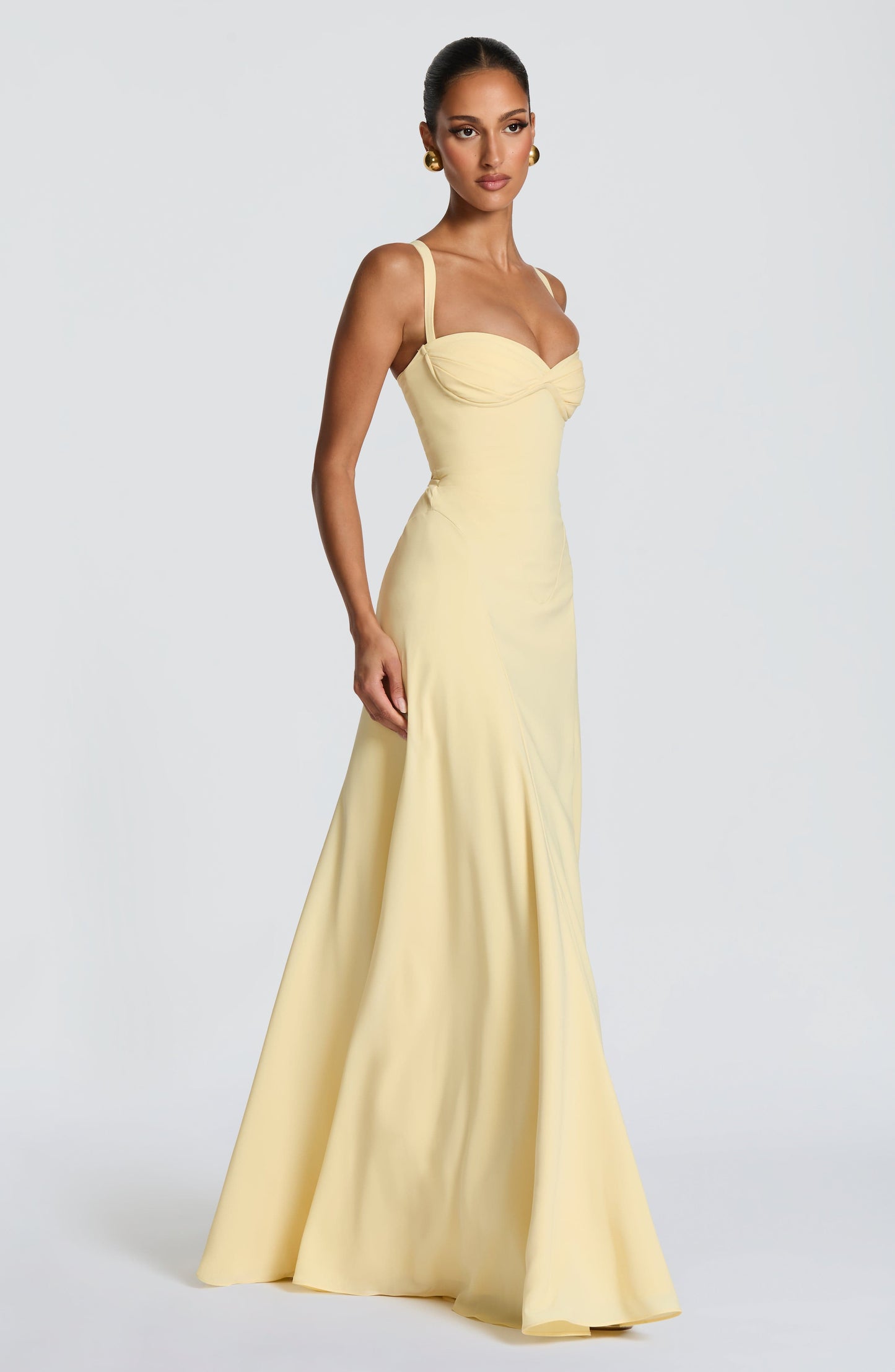 Women sweetheart maxi dress, side view