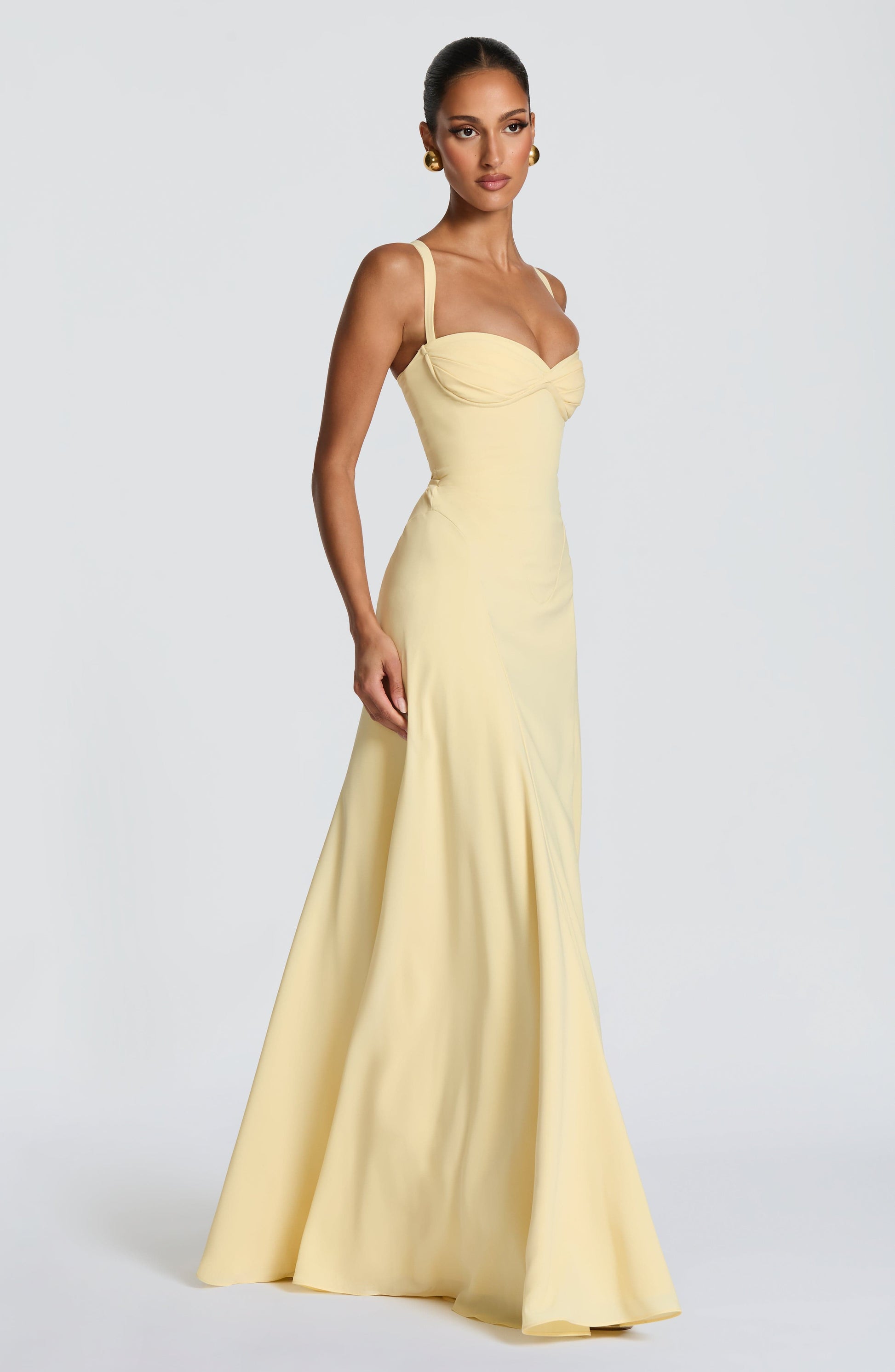 Women sweetheart maxi dress, side view