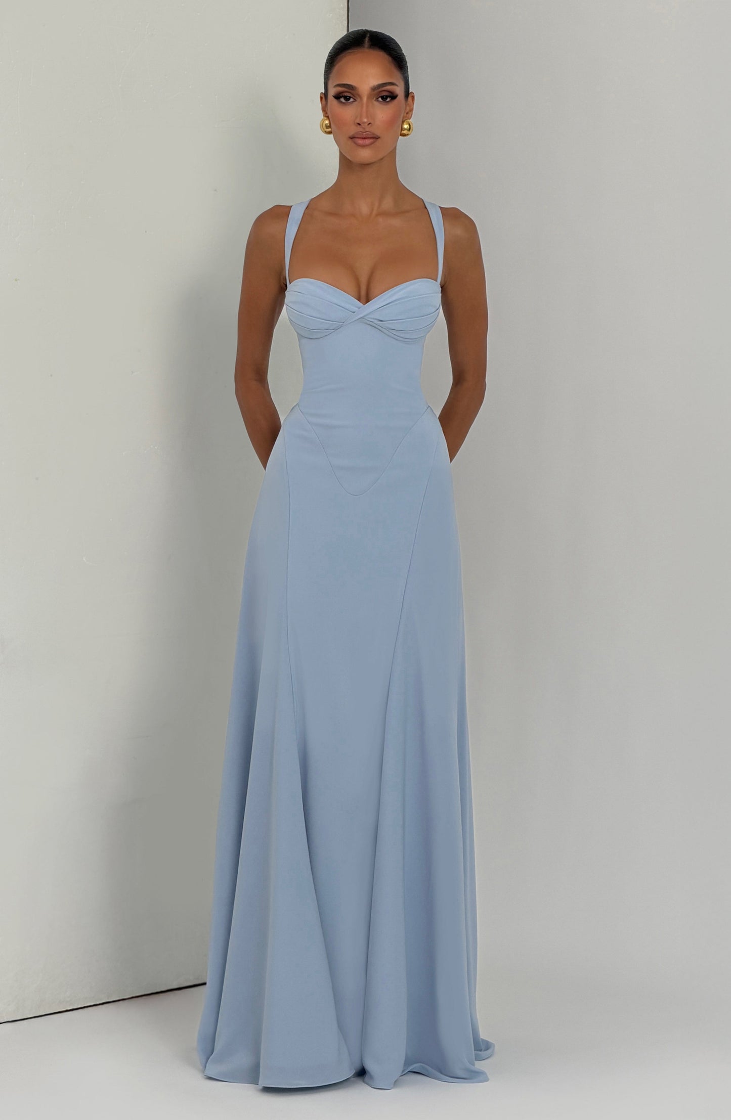 Women sweetheart maxi dress, side view
